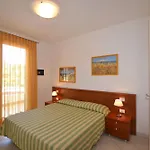 Seaside Comfort Flat With Modern Amenities *