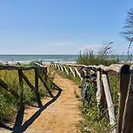 דירה Seaside Comfort Flat With Modern Amenities