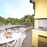 Seaside Comfort Flat With Modern Amenities דירה *