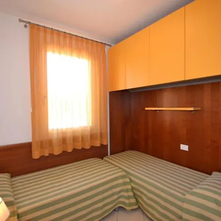 Seaside Comfort Flat With Modern Amenities