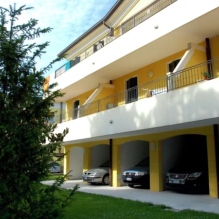 Seaside Comfort Flat With Modern Amenities Apartment *